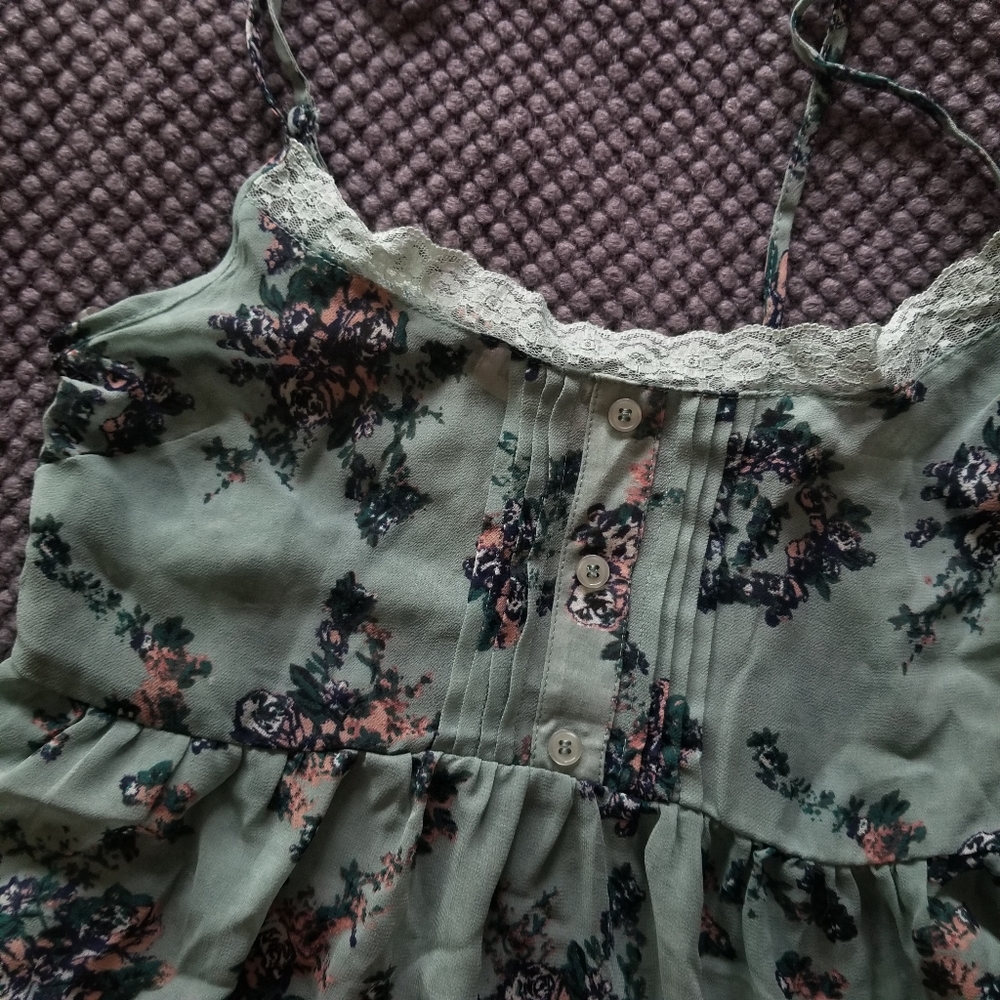 🛍Cute Sheer Floral Lace Mint Crop Top Medium Fit - Picture 3 of 5